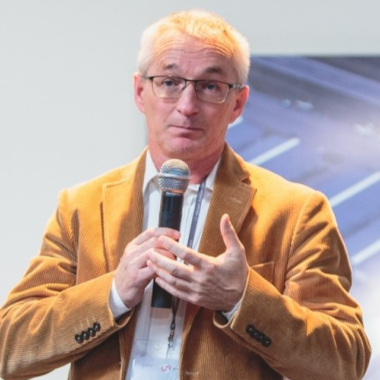 cmt-Daniel-Ács-back